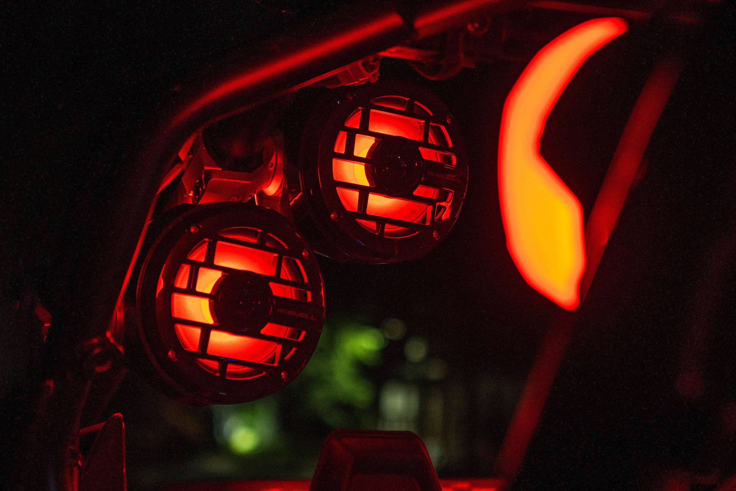 Roswell OFFROAD Firefly 6.5" Cage Speaker Package w/ RGB Remote — image 3